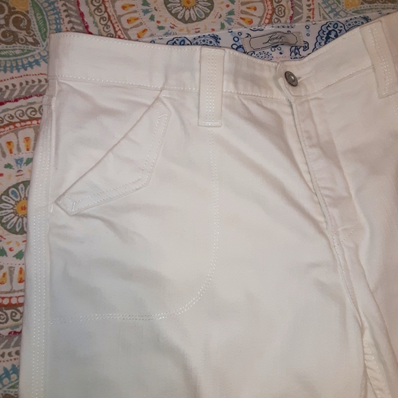 Levi's Tummy Flattening Wide Leg Crop Stretch Jean - Picture 10 of 16